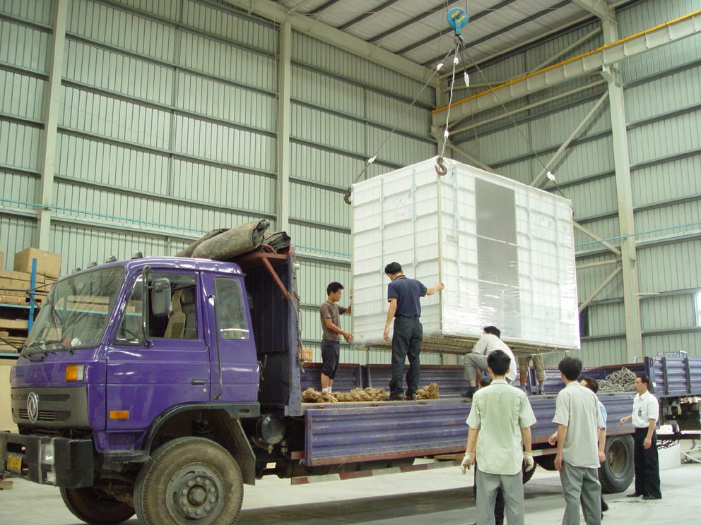 Hoisting prefabricated bathroom units during installation